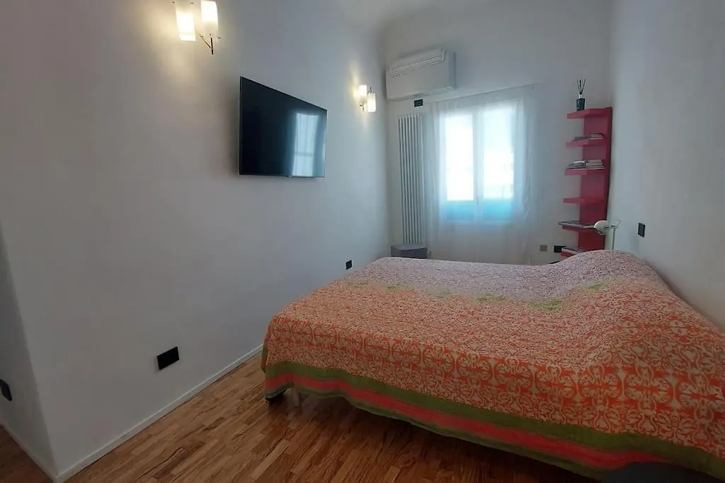 Apartment Maison Hugo Florence Italy
